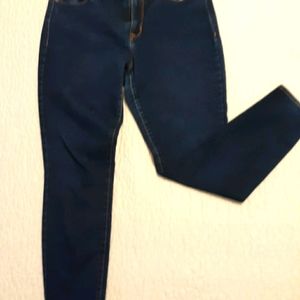 SALE.    4/20.       Old Navy shinny jeans